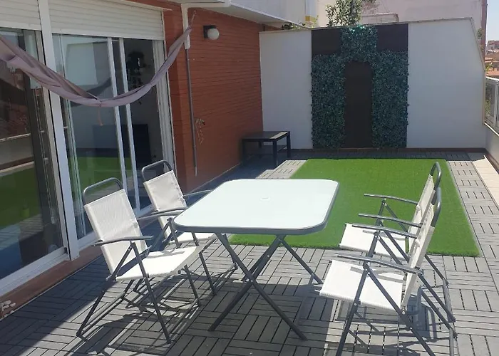 Espectacular Atico De 2 Dormitorios Con Garaje Y Terraza Privada De 30 M2