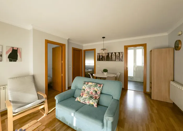 Espectacular Atico De 2 Dormitorios Con Garaje Y Terraza Privada De 30 M2